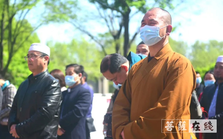 政策法规-南京市举行宗教政策法规学习月活动 隆相法师宣读倡议书