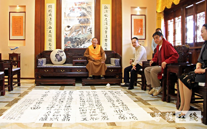 崇圣寺-著名书画家杜建民向大理崇圣寺捐赠书画作品