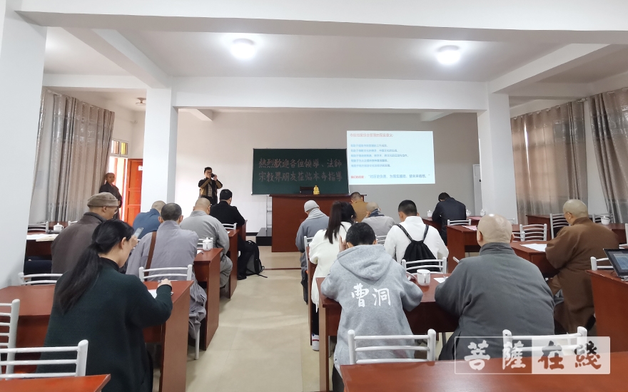 档案管理-江西省宗教院校教育服务中心书记庄养谷一行参观万杉寺档案规范管理工作