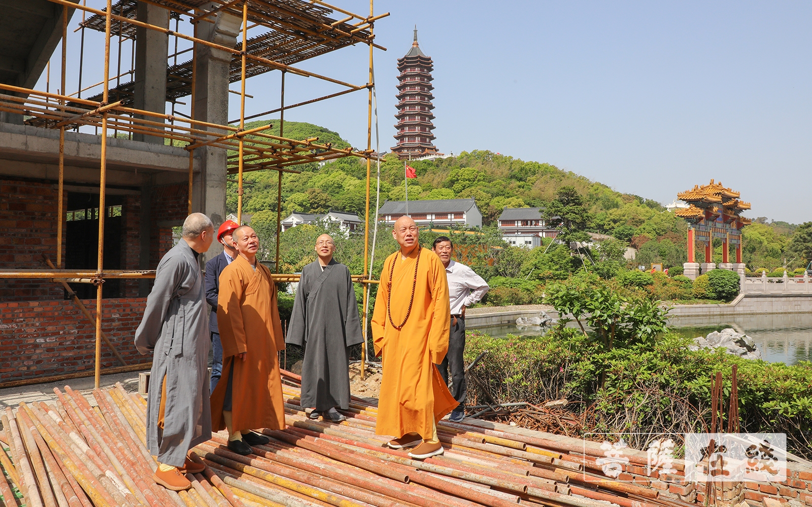 佛教-普陀山佛教协会会长道慈大和尚一行赴宝陀讲寺、宗风馆等检查安全工作