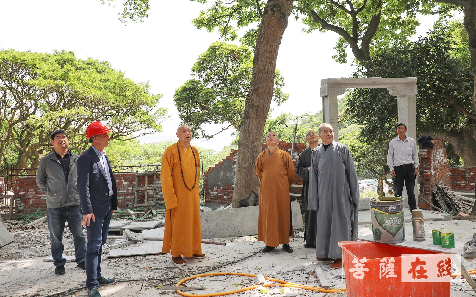 佛教-普陀山佛教协会会长道慈大和尚一行赴宝陀讲寺、宗风馆等检查安全工作