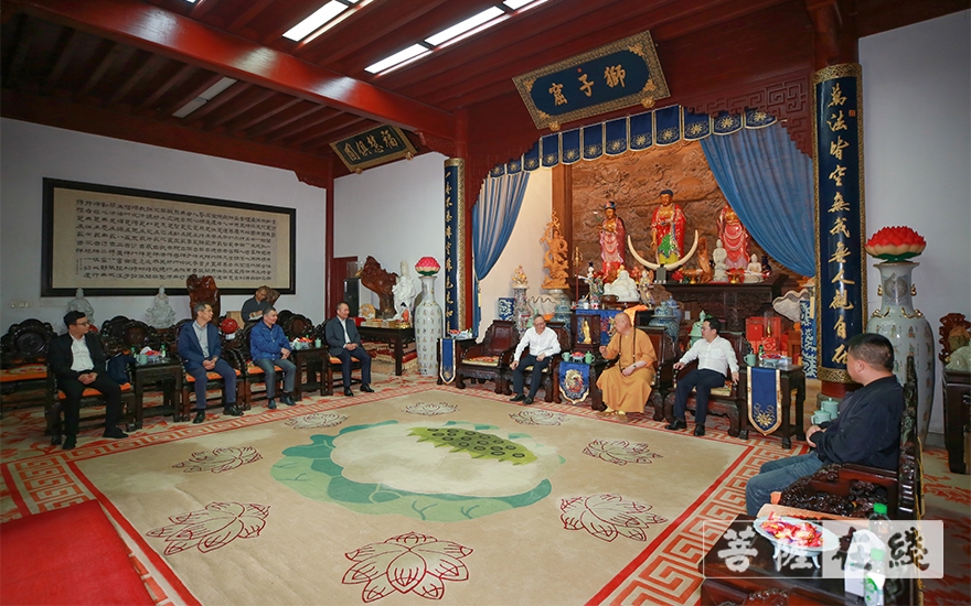 普陀山-杭州市委常委、统战部部长陈新华一行前往普陀山考察交流