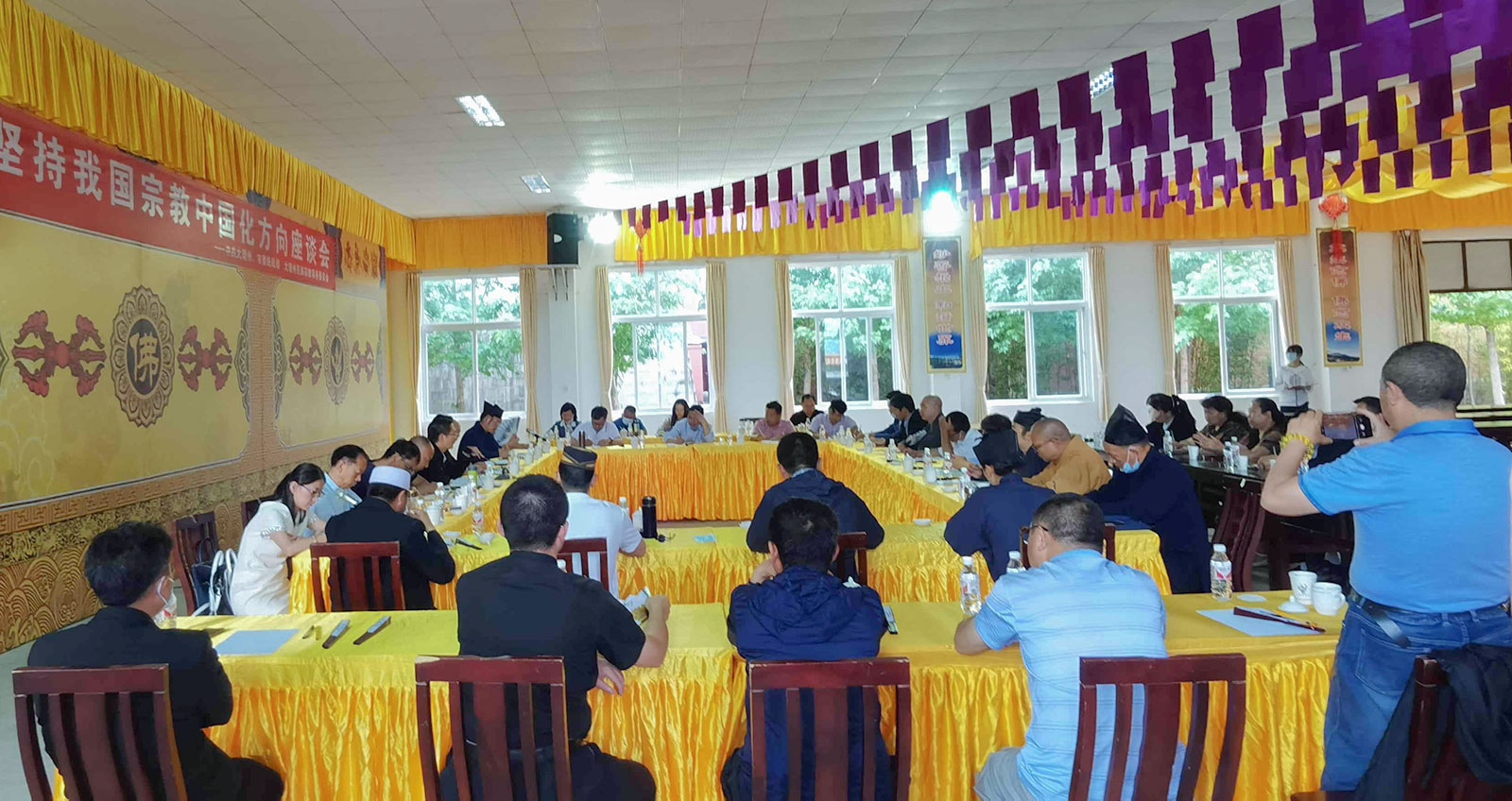 云南大理-大理州宗教界坚持我国宗教中国化方向座谈会在大理崇圣寺举行
