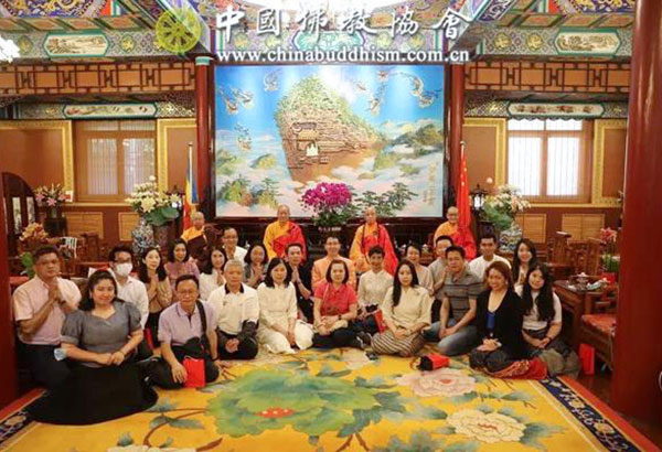 泰国驻华大使馆-演觉法师出席泰国驻华大使馆、泰国金融驻华机构举办的供斋佛事活动