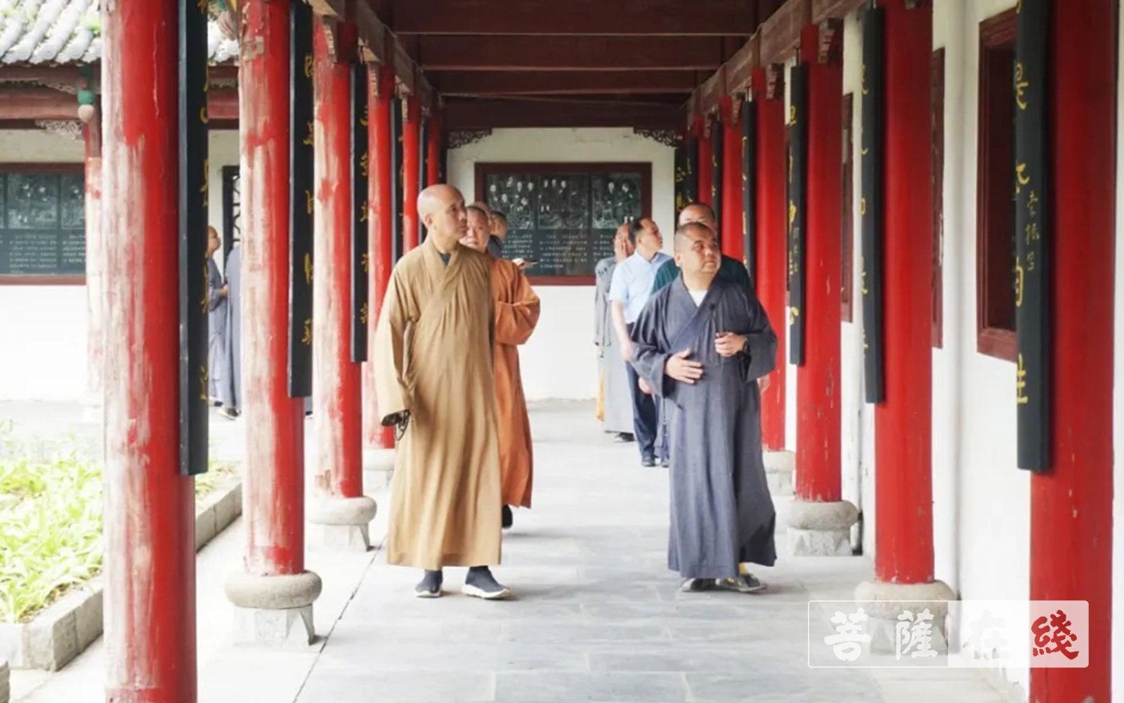 中国佛学院2017级本科毕业班前往黄梅五祖寺参访