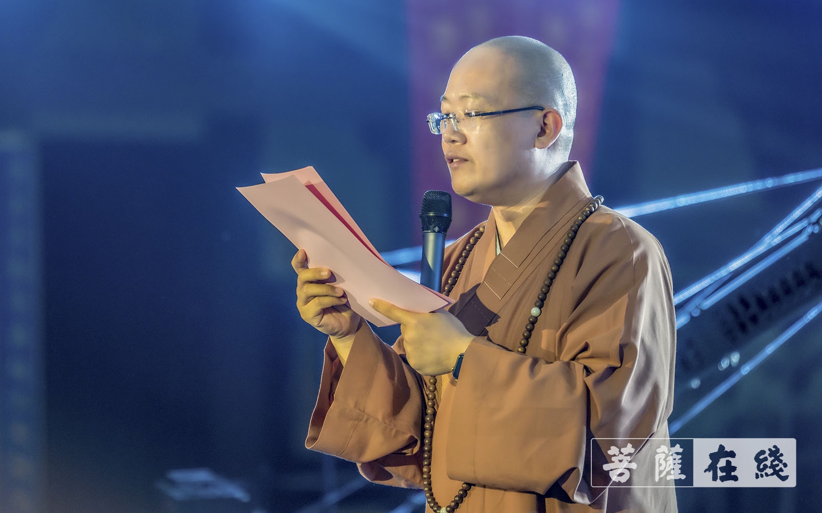 明月法师谈中国佛教商业化：需斩断商业化的“根”_凤凰网佛教