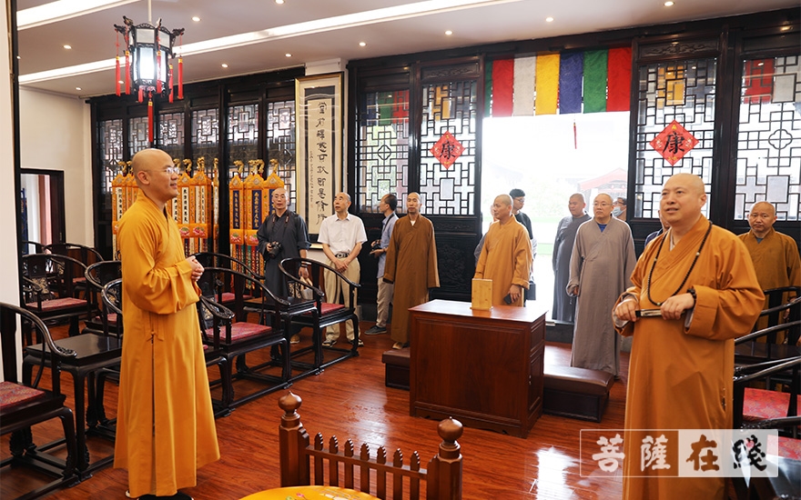 佛教-合肥市佛教协会会长圆藏法师一行参访湖州法华寺