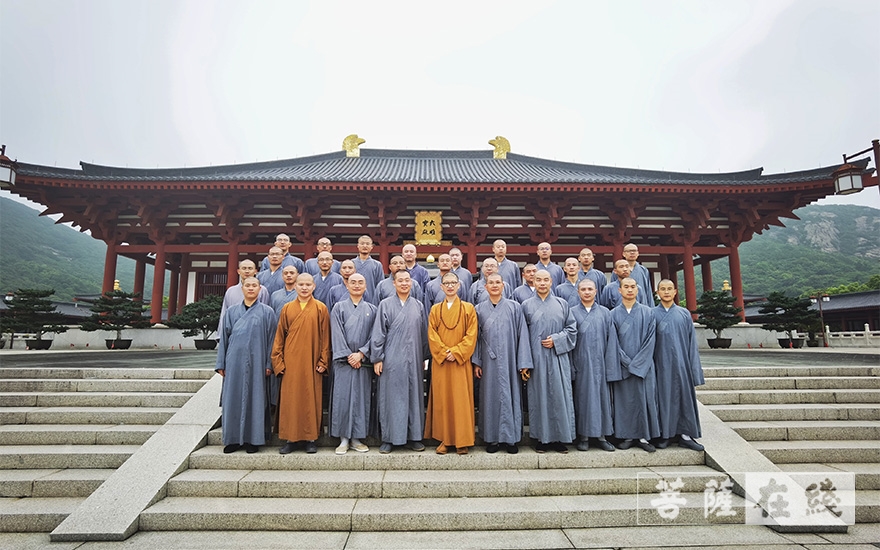 普陀山-中国佛学院普陀山学院2021届毕业生赴普陀山各寺院报到