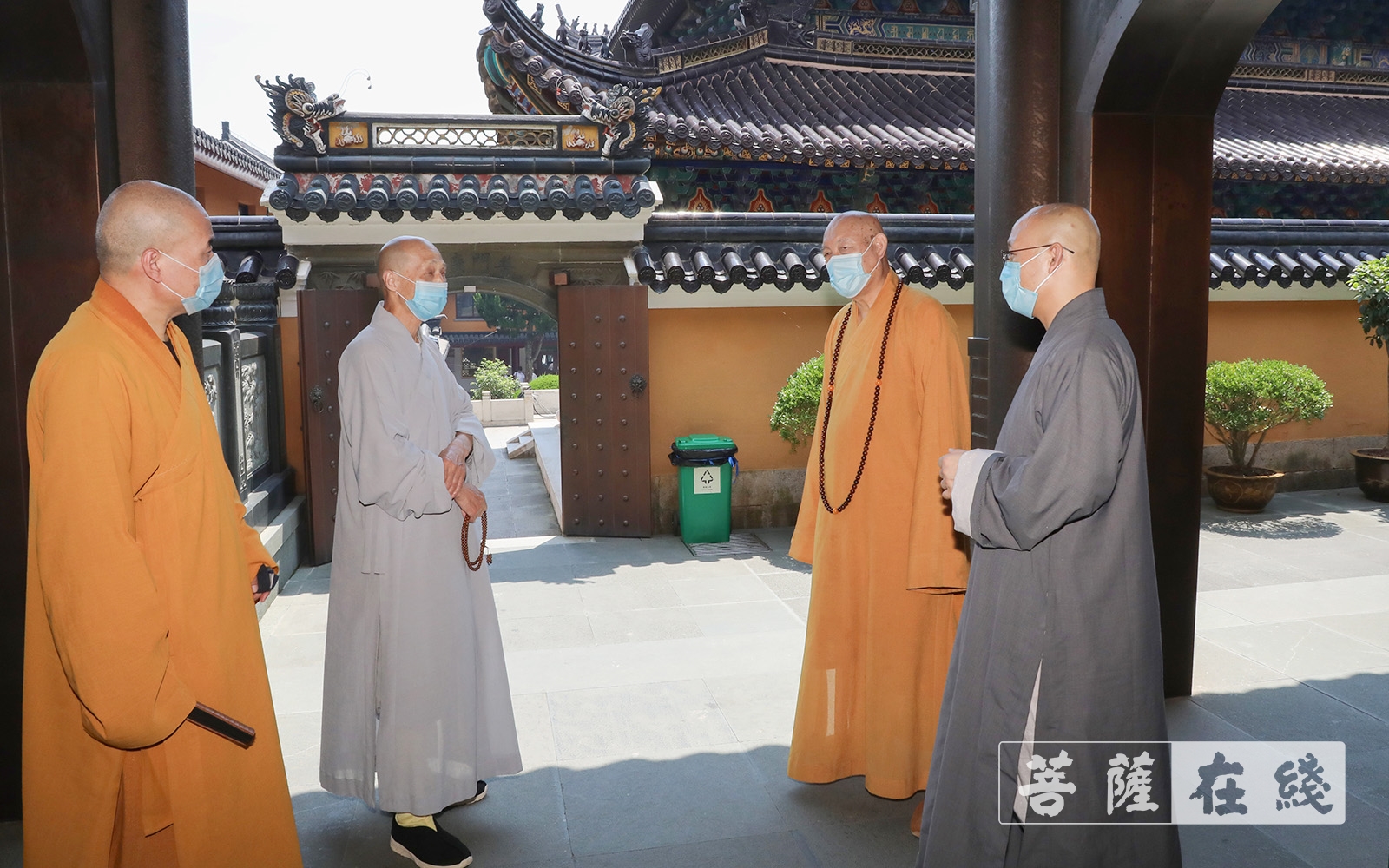 普陀山-道慈大和尚赴普陀山各寺院检查“七一”安全及疫情防控工作
