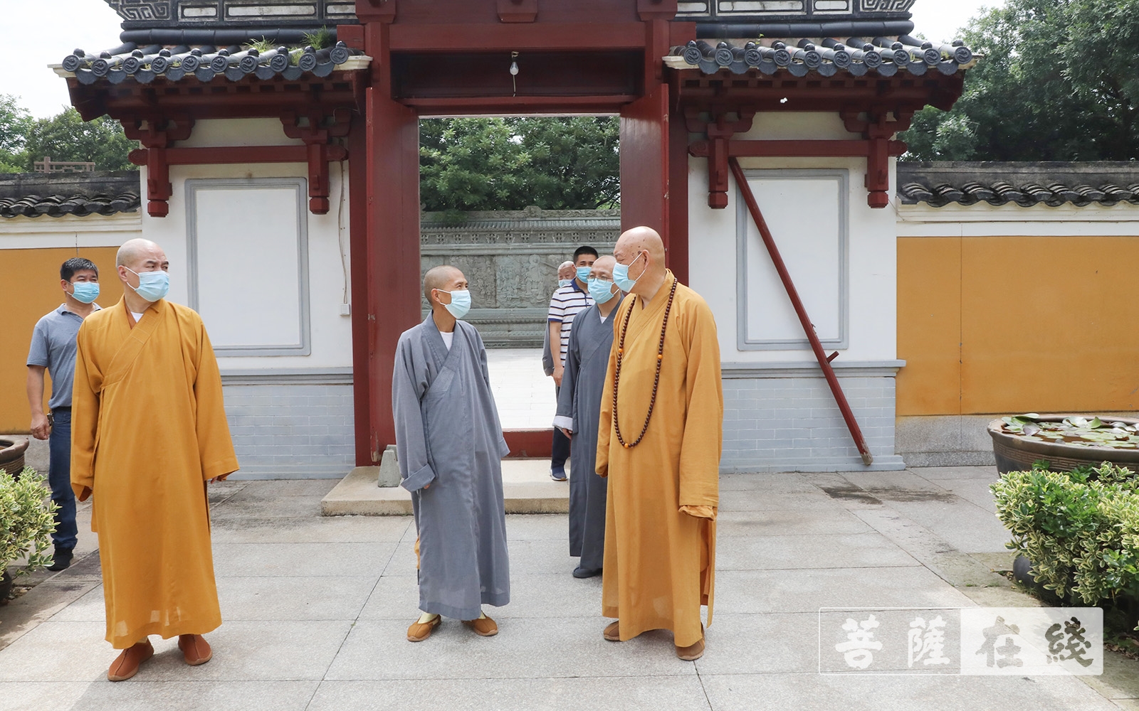 普陀山-道慈大和尚赴普陀山各寺院检查“七一”安全及疫情防控工作
