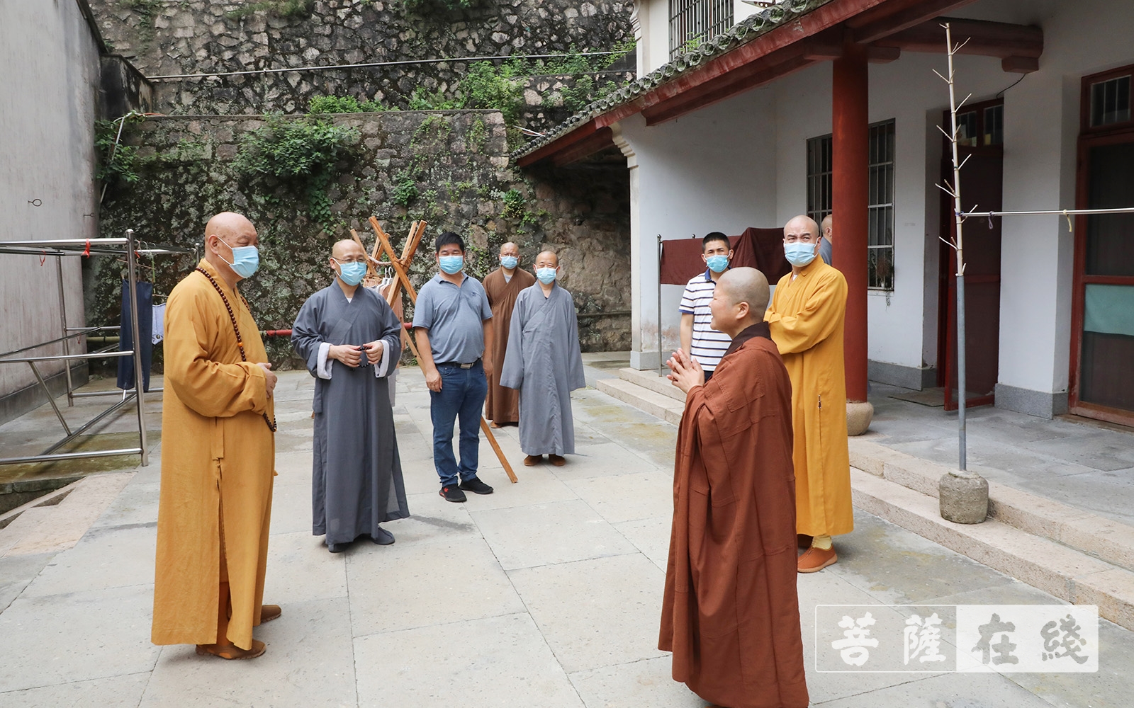 普陀山-道慈大和尚赴普陀山各寺院检查“七一”安全及疫情防控工作
