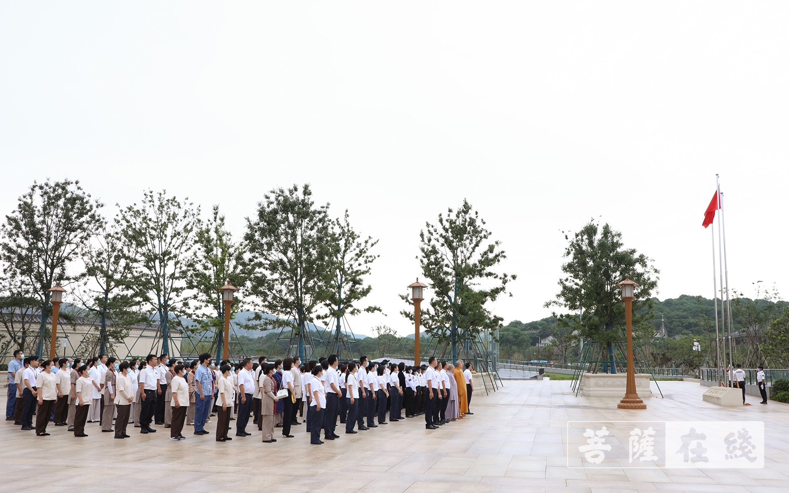 佛教-普陀山佛教协会举行“七一”升国旗仪式——庆祝建党100周年