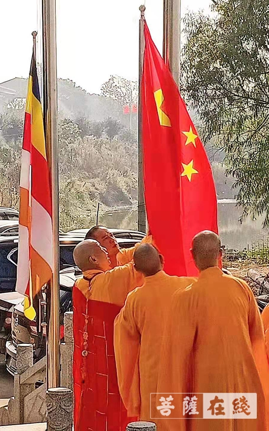 湘阴-湘阴法华古寺举行庆祝中国共产党成立100周年升旗仪式