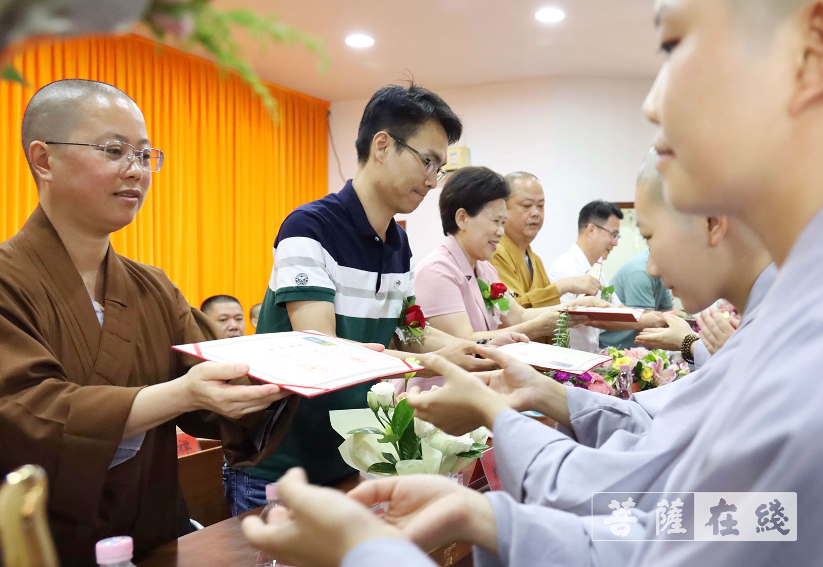 毕业晚会-​广东佛学院尼众学院举行第廿一届本科暨廿五届预科毕业典礼