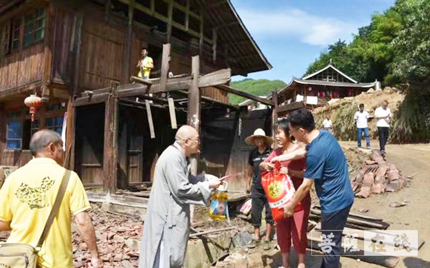 慈善-湖南佛慈2021慈善行第二站：新化水车镇长石村泥石流赈济