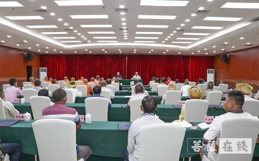 佛教-云南南传佛教驻寺僧人及非出家宗教服务人员培训班圆满举办