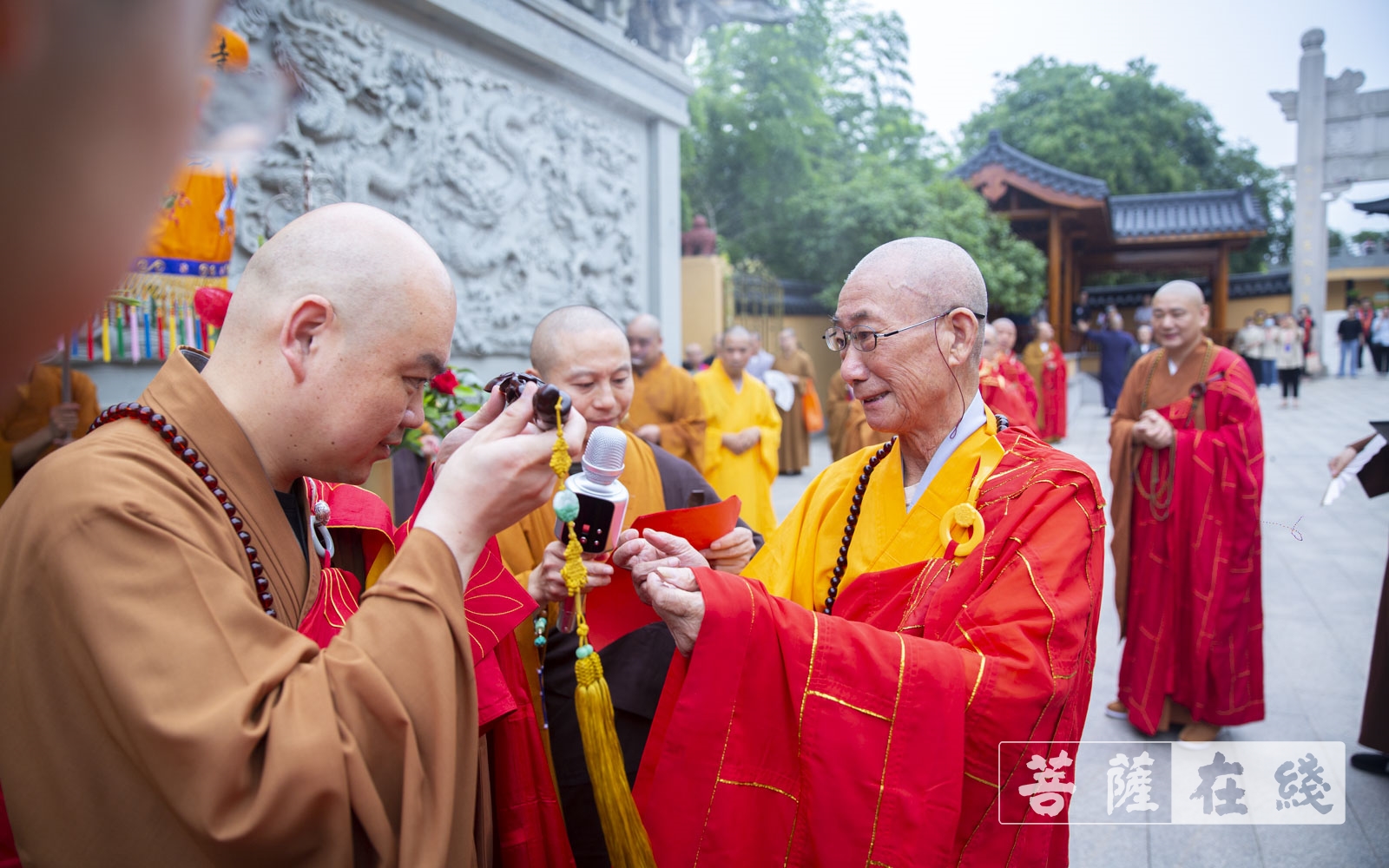 仙山显圣 名蓝得主 证道狮吼 光大正道