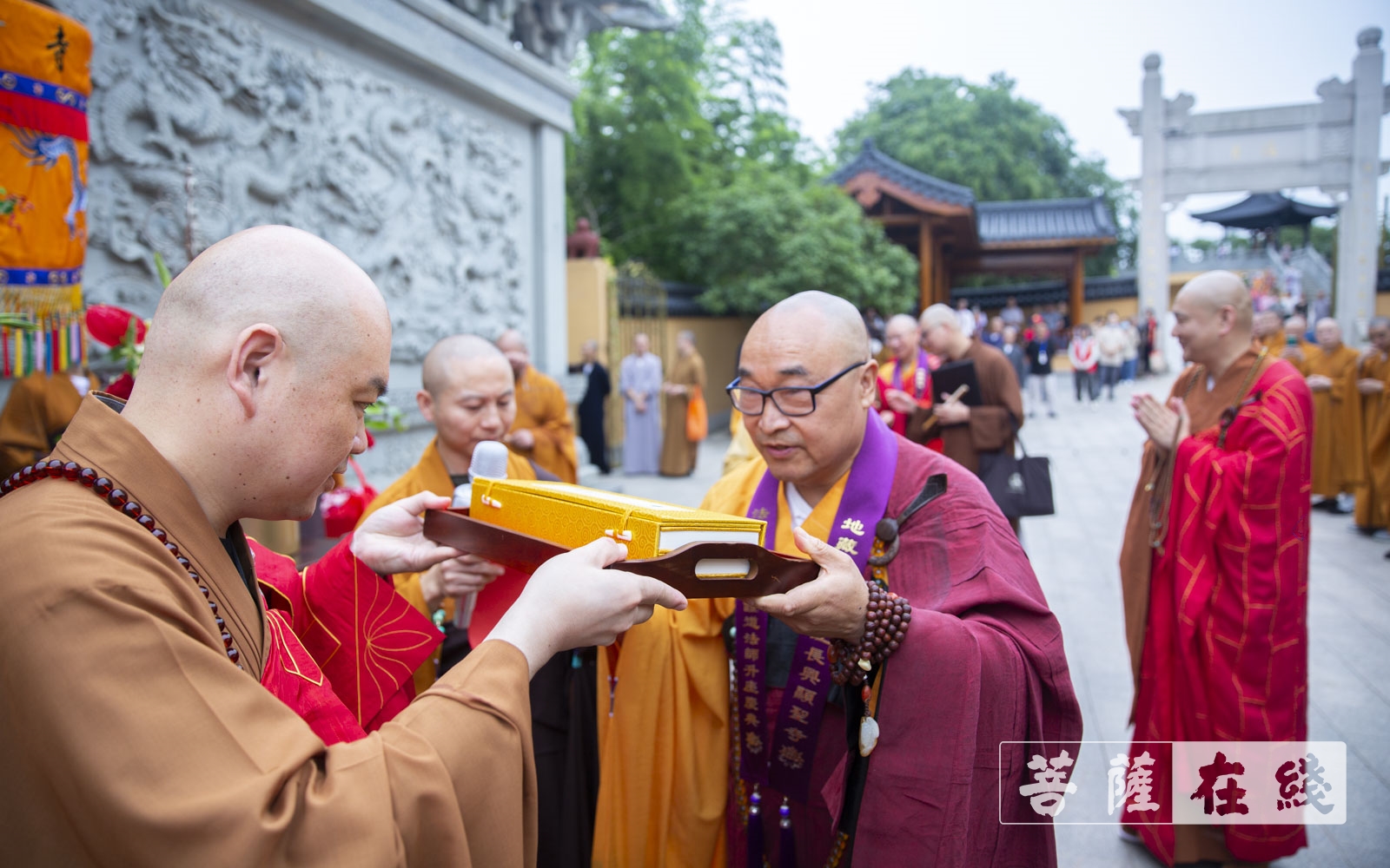 仙山显圣 名蓝得主 证道狮吼 光大正道
