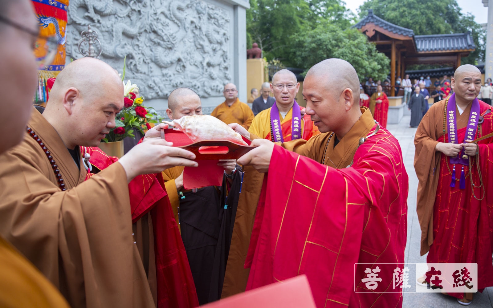 仙山显圣 名蓝得主 证道狮吼 光大正道