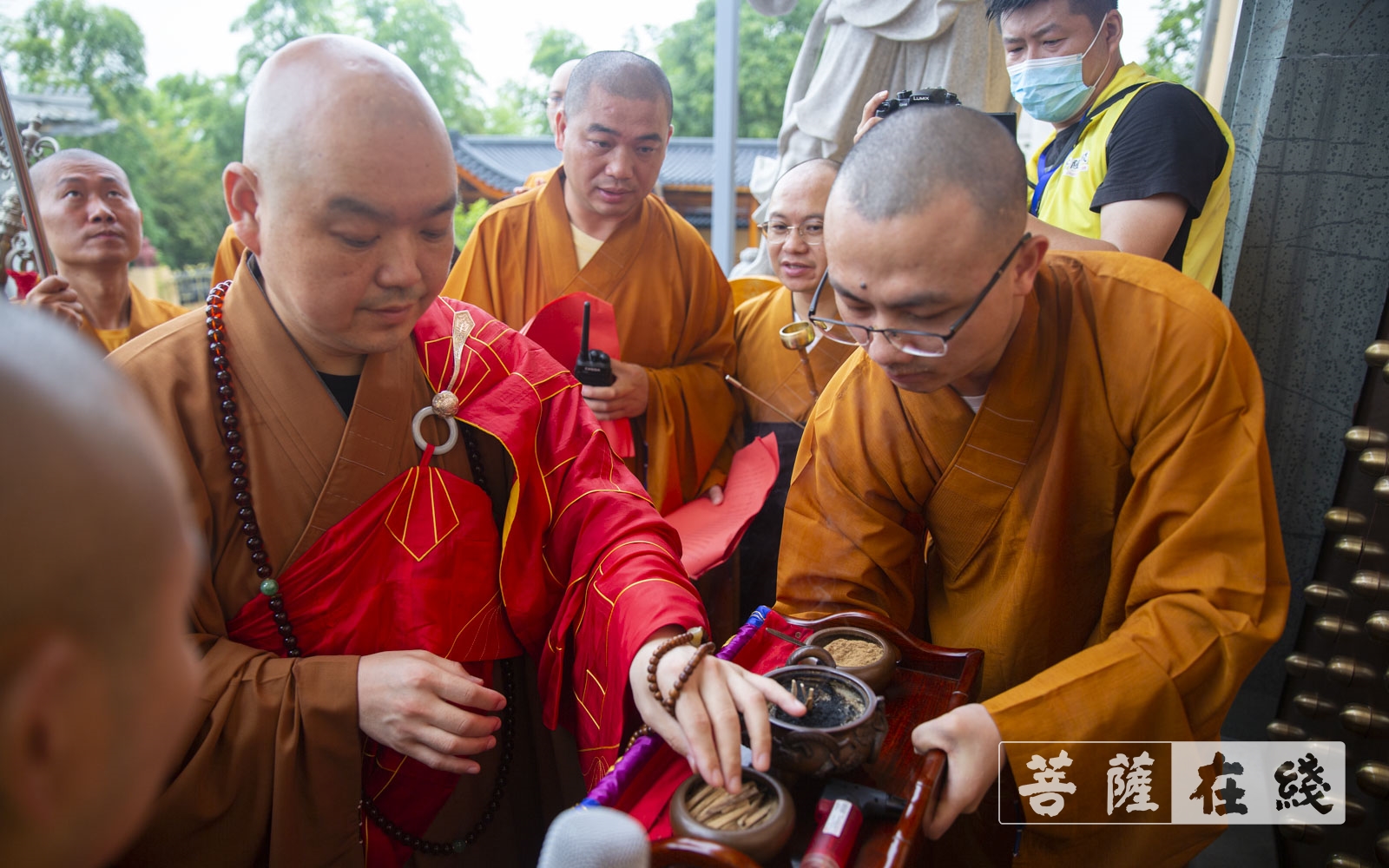 仙山显圣 名蓝得主 证道狮吼 光大正道