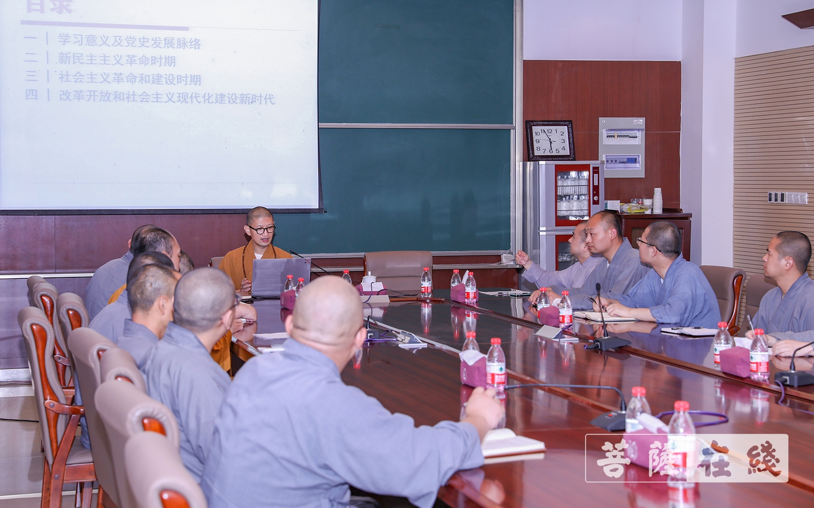 普陀山-中国佛学院普陀山学院普陀讲寺僧伽培训班学习党史