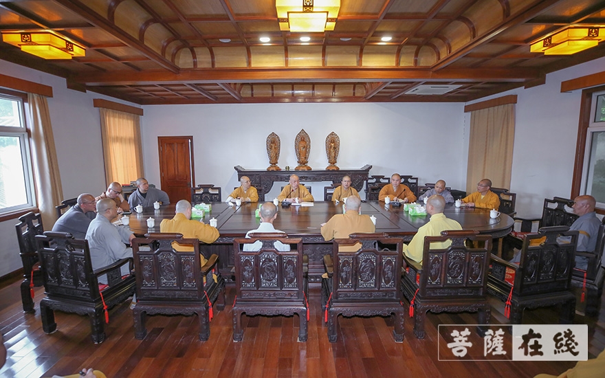 普陀山-普陀山佛教协会召开全山寺院（单位）六月十九香会期安全防疫暨抗台防汛工作会