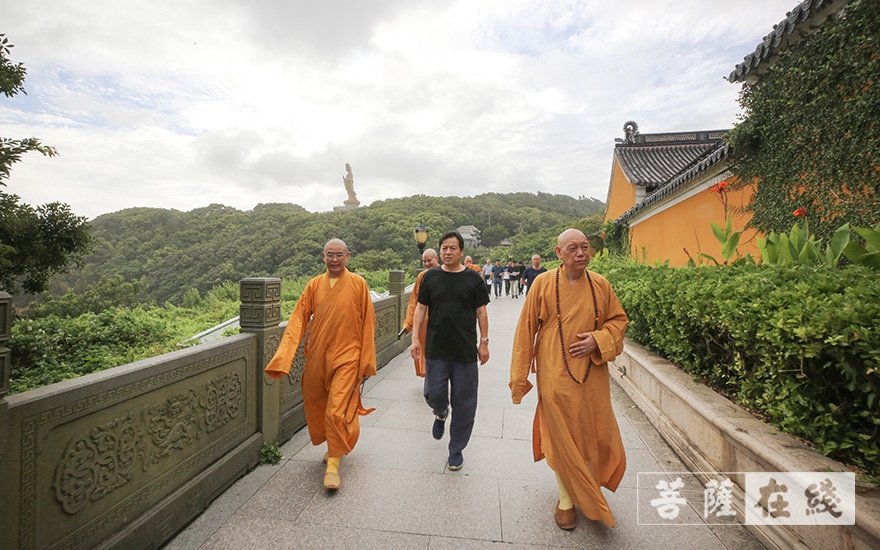 普陀山-普陀山佛教协会召开全山寺院（单位）六月十九香会期安全防疫暨抗台防汛工作会