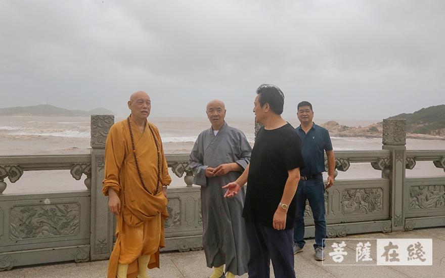 普陀山-普陀山佛教协会召开全山寺院（单位）六月十九香会期安全防疫暨抗台防汛工作会