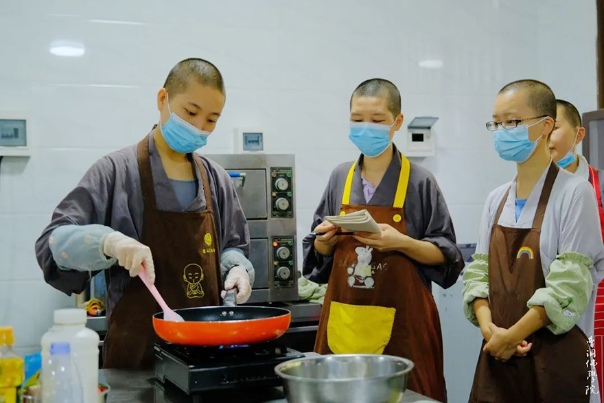 佛教-甜甜蜜蜜、可可爱爱，曹洞佛学院法师们的烘焙技能点拉满！