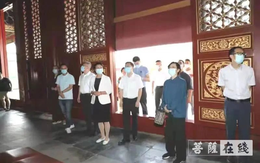 鲍秀英-浙江省委统战部副部长鲍秀英督查舟山佛教活动场所防疫工作