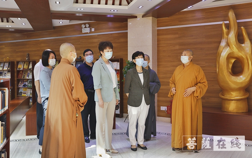 时政-江苏省委统战部副部长马连美调研江苏尼众佛学院