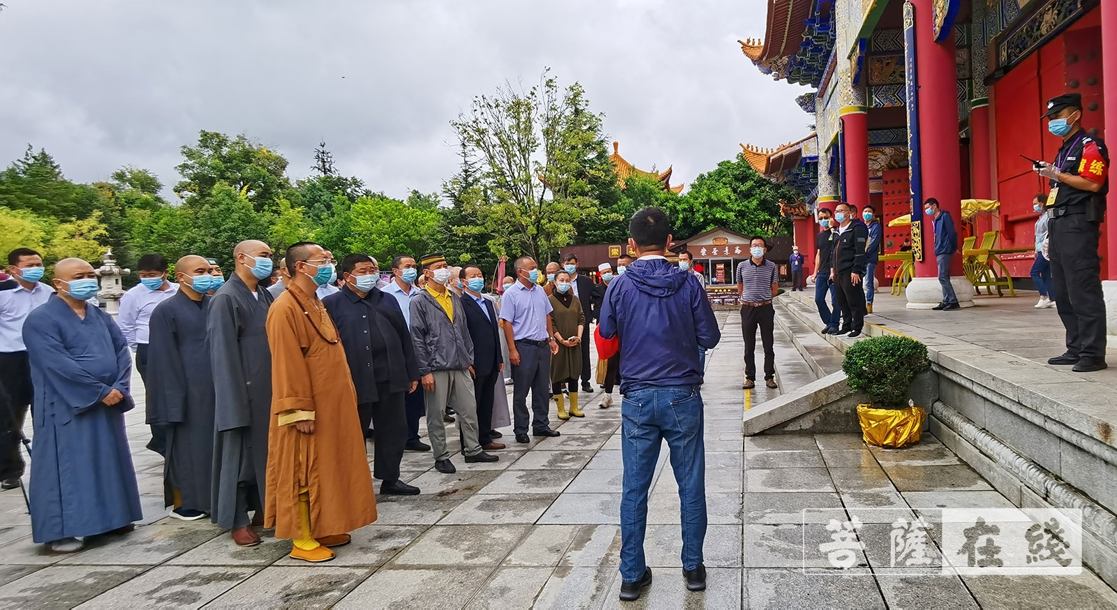 云南大理-大理州宗教活动场所开展疫情防控工作应急演练暨疫情防控设备受捐仪式