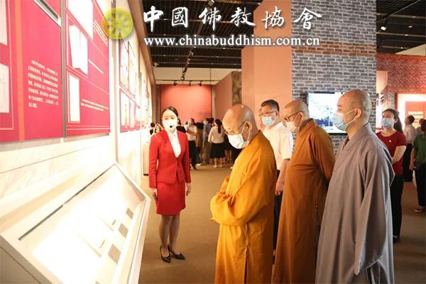 佛教-中国佛教协会组织参观“‘不忘初心、牢记使命’中国共产党历史展览” 佛教-中国佛教协会组织参观“‘不忘初心、牢记使命’中国共产党历史展览”