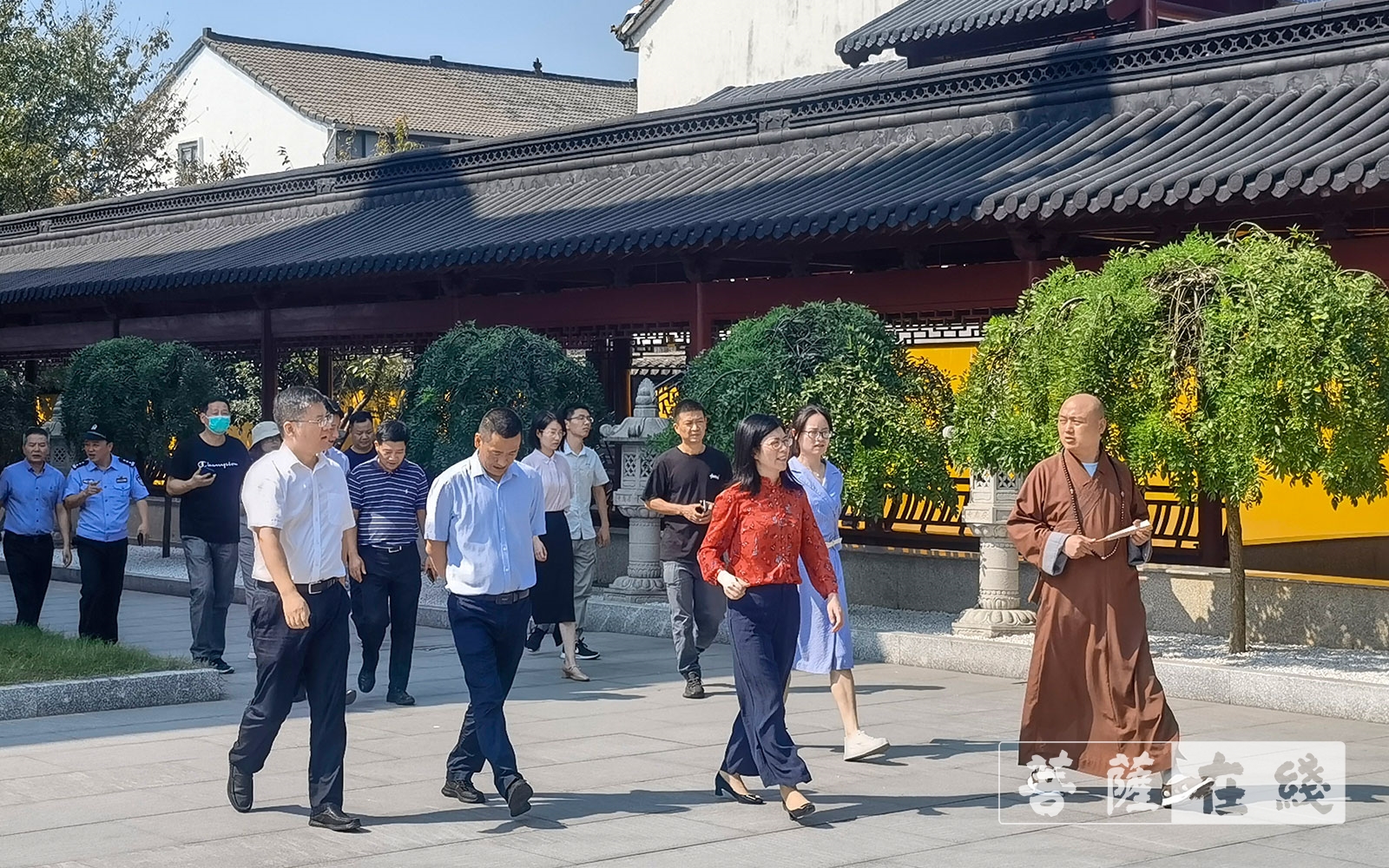 王静-绍兴市柯桥区委常委王静静检查安康寺安全生产工作