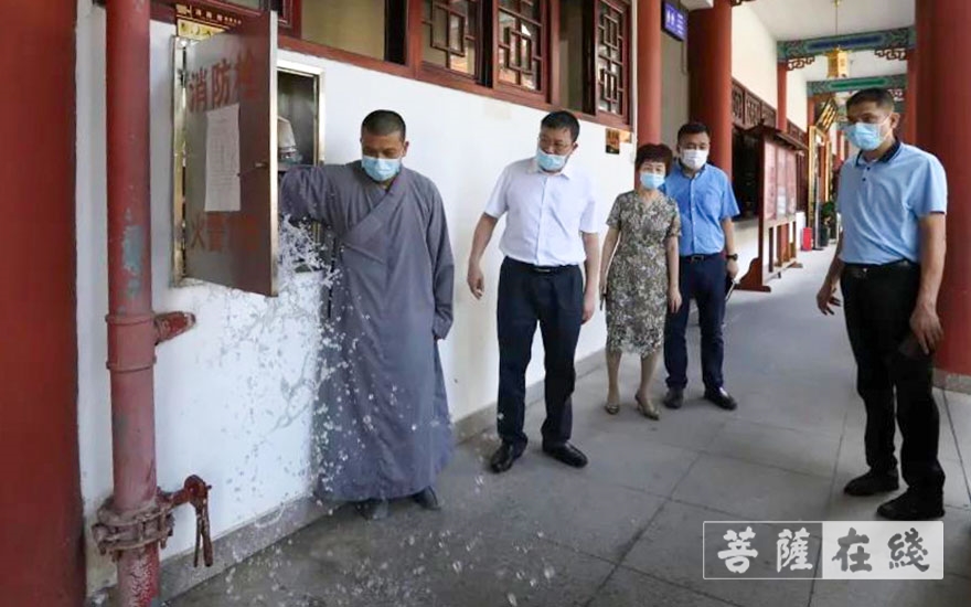 时政-珠海市委常委郭才武带队检查普陀寺国庆节前安全工作