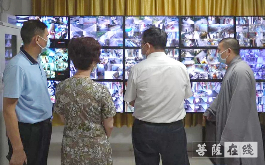 时政-珠海市委常委郭才武带队检查普陀寺国庆节前安全工作