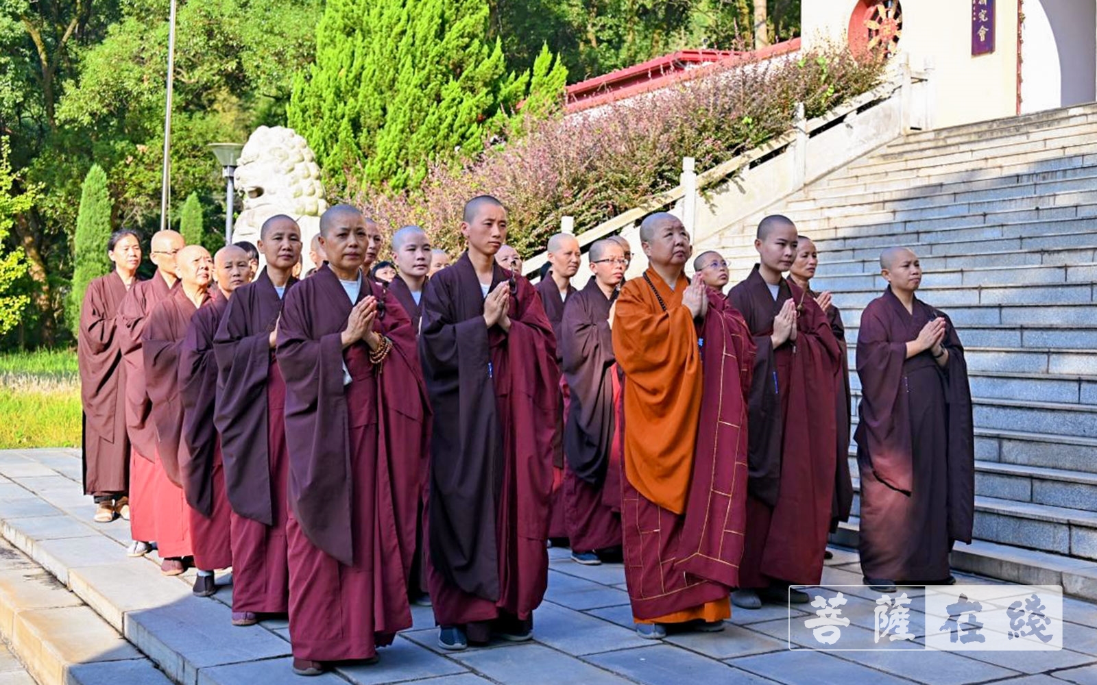 佛教-庐山万杉寺举行升国旗仪式献礼祖国七十二华诞