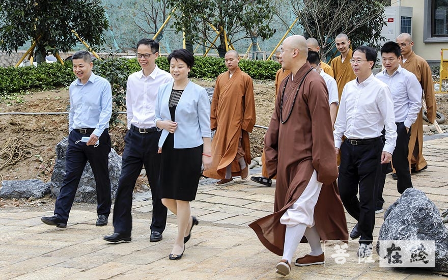 法华寺-浙江省委统战部副部长、省民宗委主任鲍秀英前往湖州法华寺调研指导