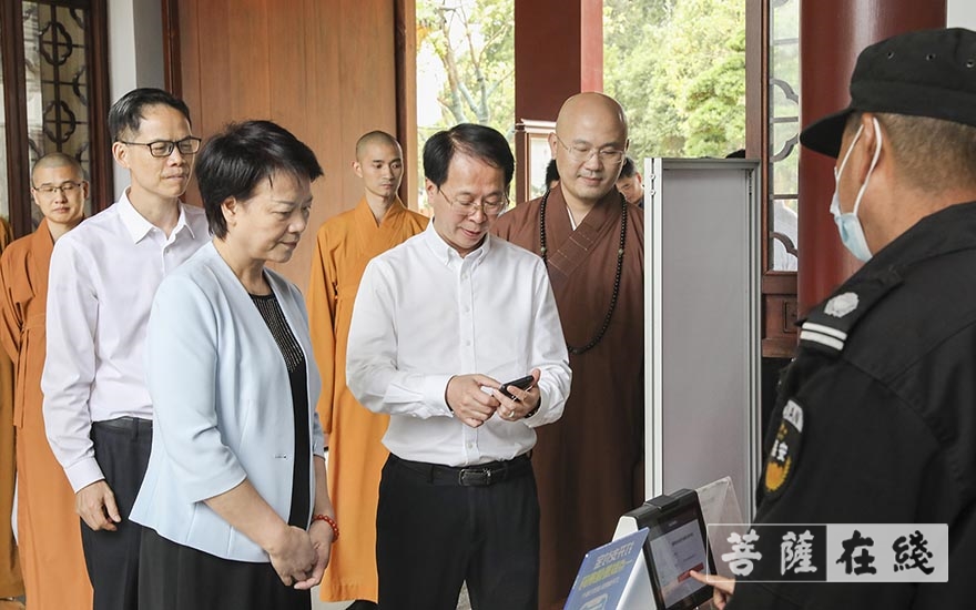 法华寺-浙江省委统战部副部长、省民宗委主任鲍秀英前往湖州法华寺调研指导