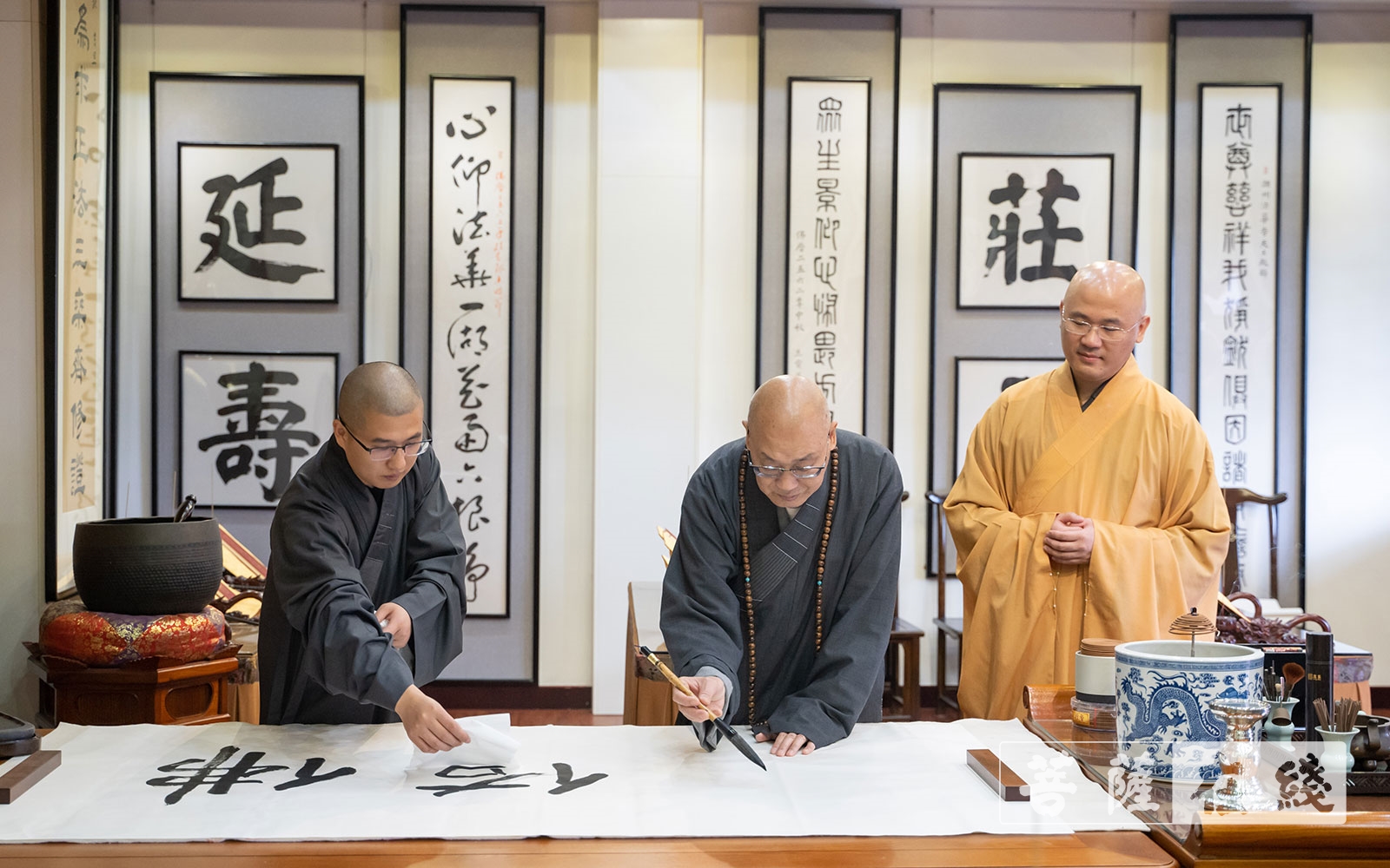 佛教-中国佛教协会副会长圣辉长老一行参访湖州法华寺