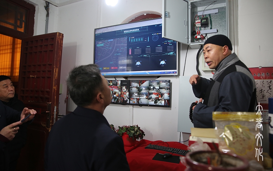 疫情-徐州泉山区委统战部长一行检查泰山寺疫情安全工作