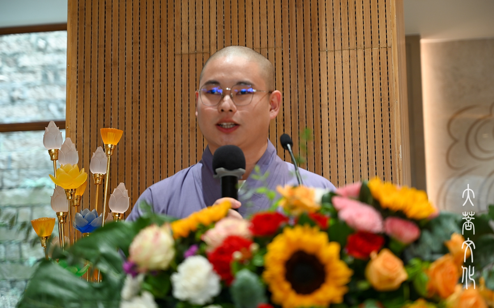 09男众部慧成同学代表新生发言.jpg