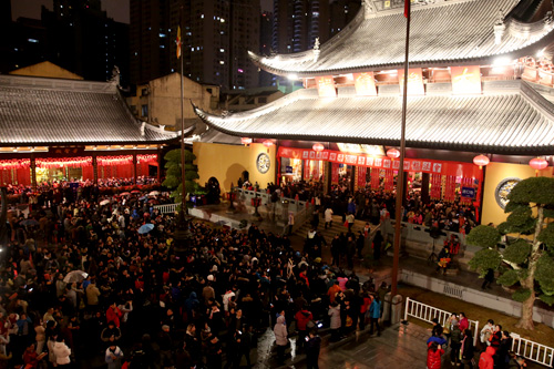 温暖除夕夜——玉佛禅寺捐百万善款资助大学生创业