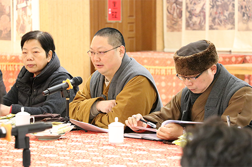 龙华古寺监院瑞林法师,知客荣慧法师,办公室顾