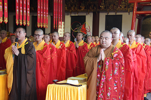 庄严佛事 上海报国寺水陆法会熏坛洒净