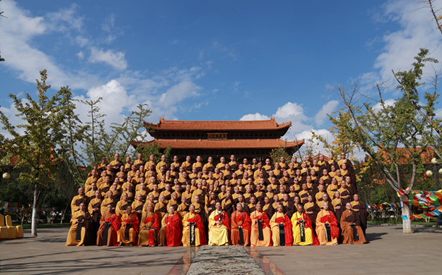 昆明宝泉寺举行传戒法会之请十师斋、审戒忏悔仪式