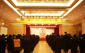 上海玉佛禅寺隆重举行第十六届三皈依法会