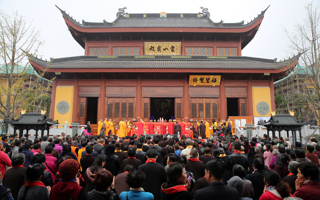 上海隆庆寺三期工程钟鼓楼、东西配殿上梁祈福法会圆满