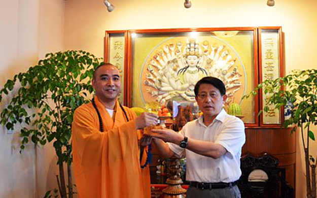 上海市委统战部部长莅临静安寺视察
