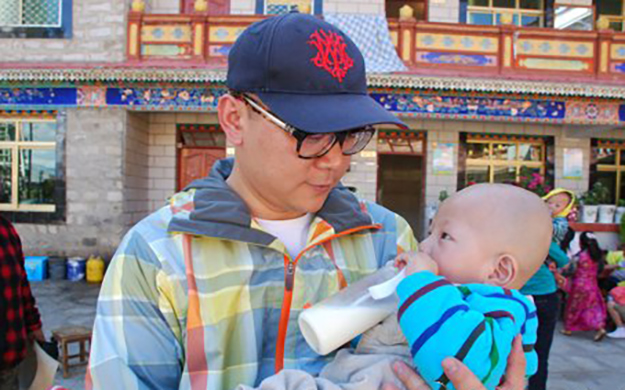 上海玉佛禅寺觉群慈爱功德会六一儿童节慰问西藏德吉孤儿院